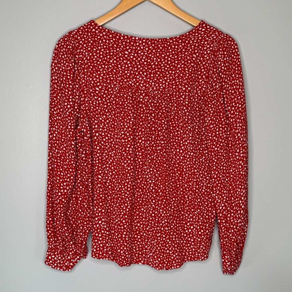 Madewell Red White Ditsy Floral Faux Wrap Blouse M Long Sleeve VNeck Button Cuff - Picture 2 of 10